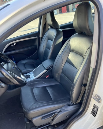 Volvo V70 cena 38000 przebieg: 421800, rok produkcji 2015 z Kraków małe 781